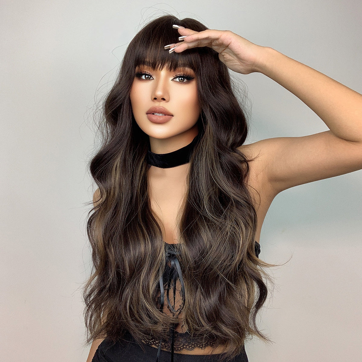 【Maeve】Loxology | 26 Inch Curly Brown Wigs with Bangs and Black Roots Synthetic Wigs