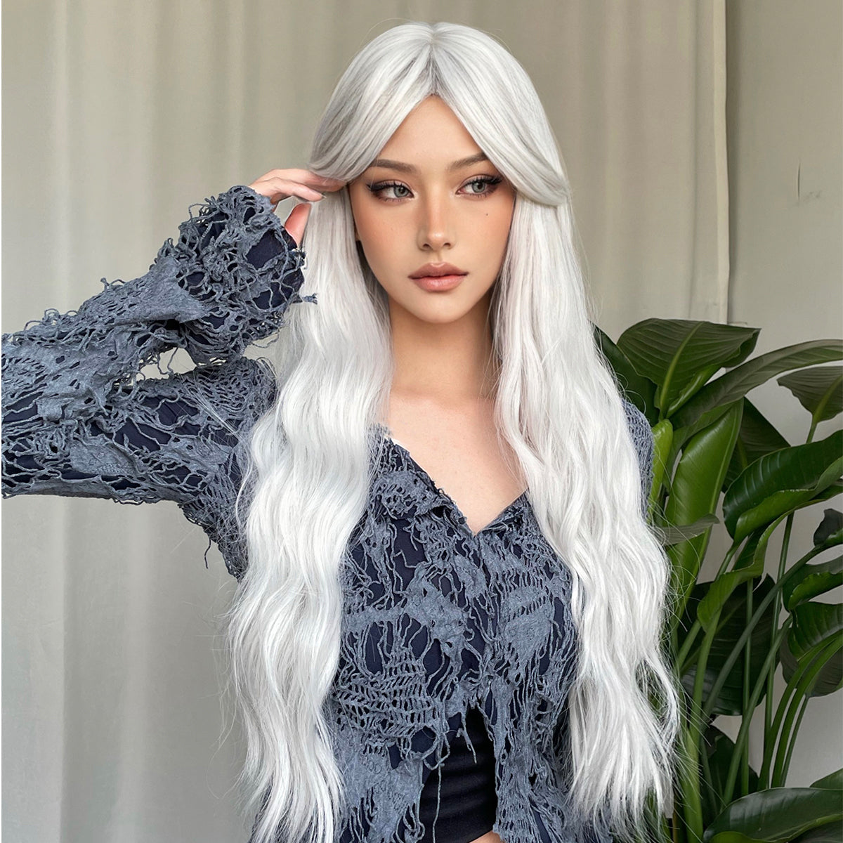 【Elowen】Loxology | 28 Inches Long Curly White Wigs with Bangs Synthetic Wigs Women's Wigs for Daily or Cosplay Use WL1096-1