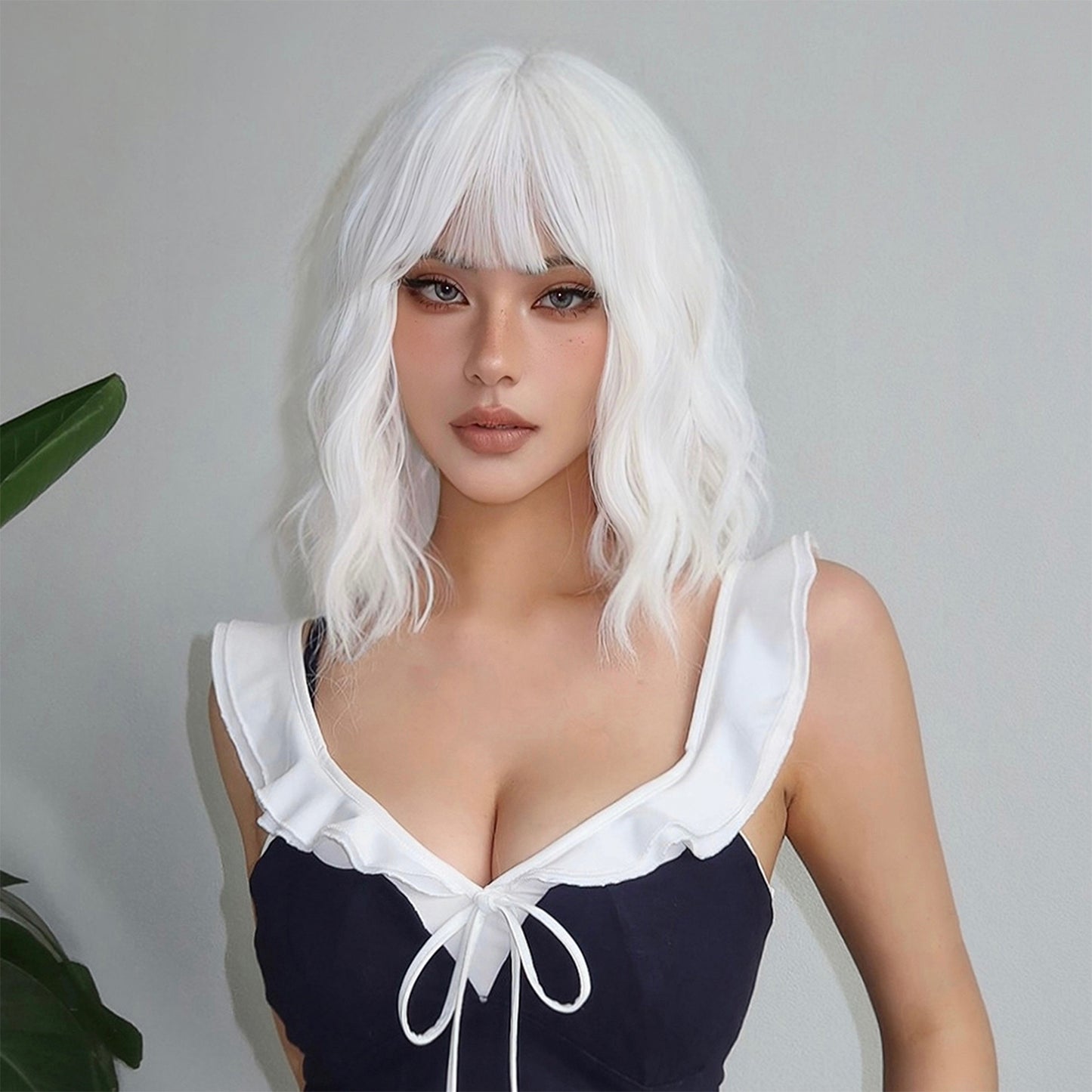 【Zenobia】Loxology | 16 Inches Long Curly White Wigs with Bangs Synthetic Women Wigs