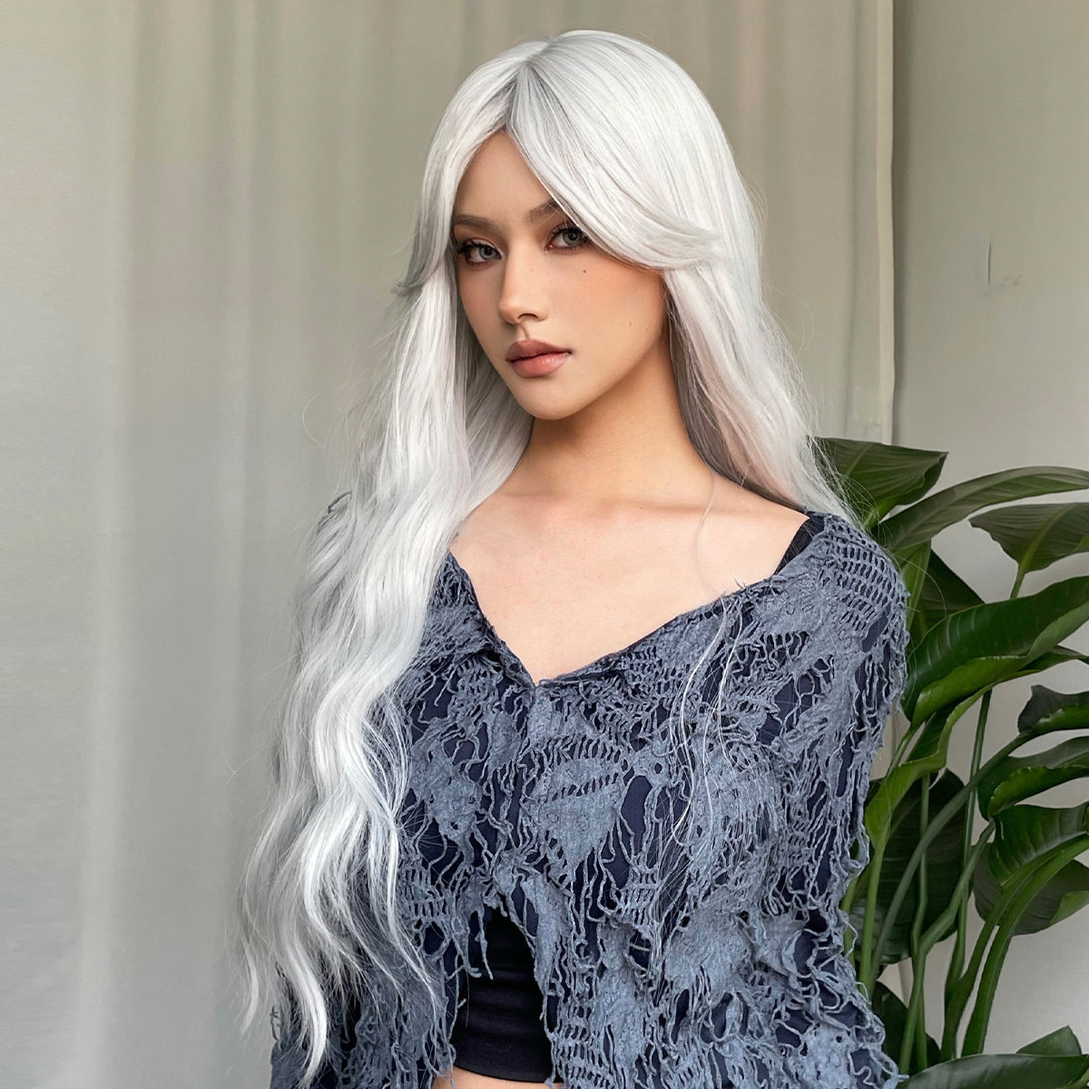 【Elowen】Loxology | 28 Inches Long Curly White Wigs with Bangs Synthetic Wigs Women's Wigs for Daily or Cosplay Use WL1096-1