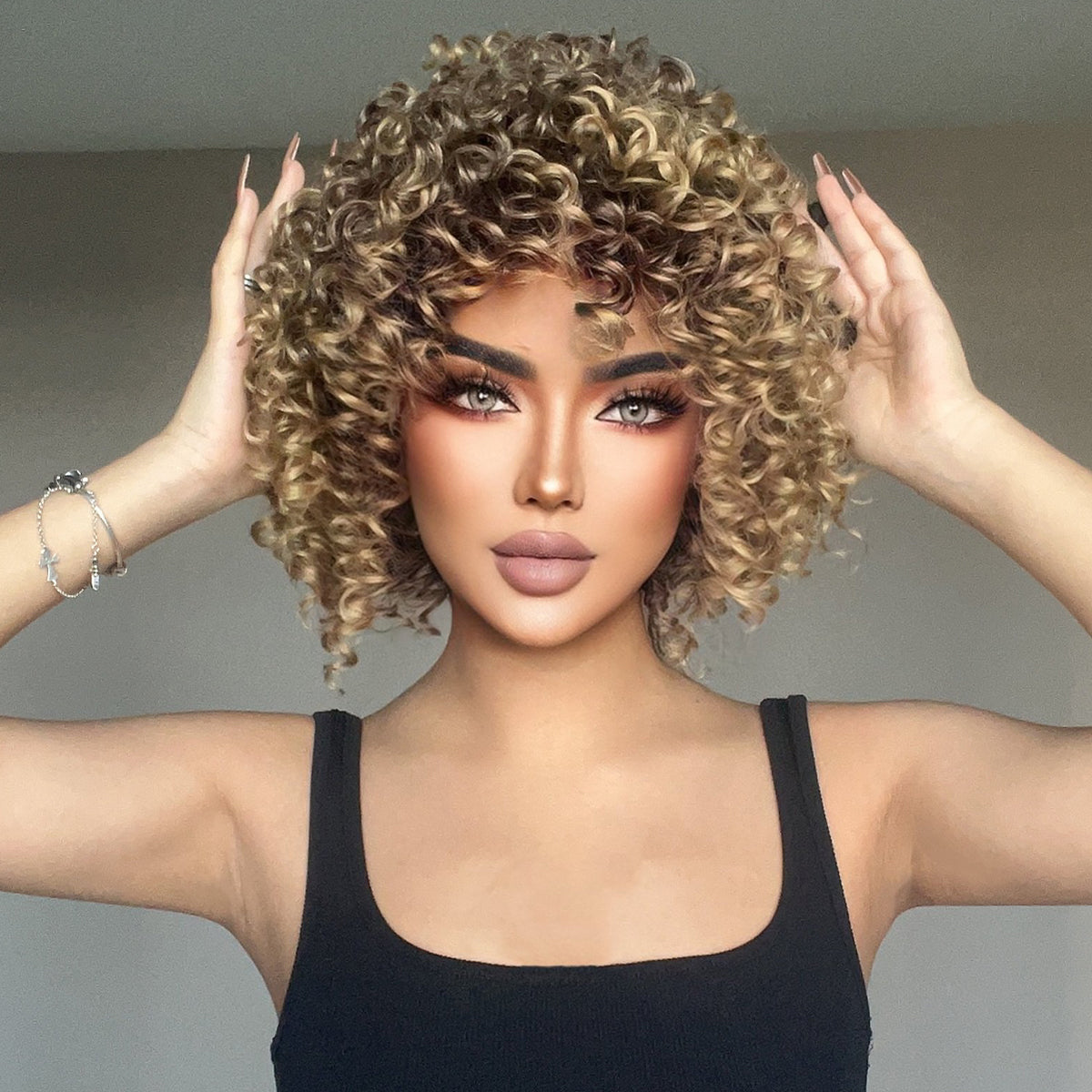 【Seren】Loxology | 14 Inch Short Curly Blonde Wigs Synthetic Wigs for Women & Girls