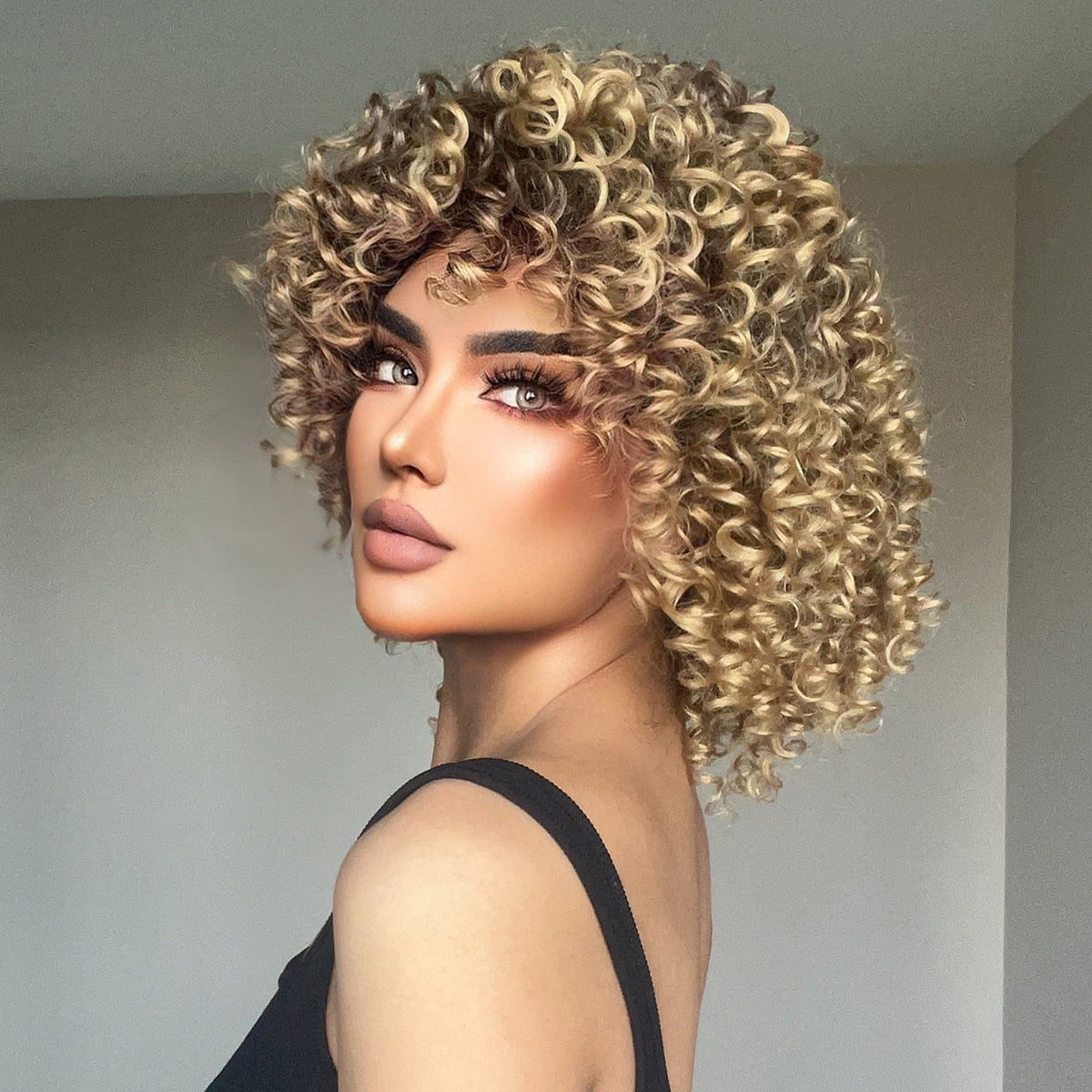 【Seren】Loxology | 14 Inch Short Curly Blonde Wigs Synthetic Wigs for Women & Girls